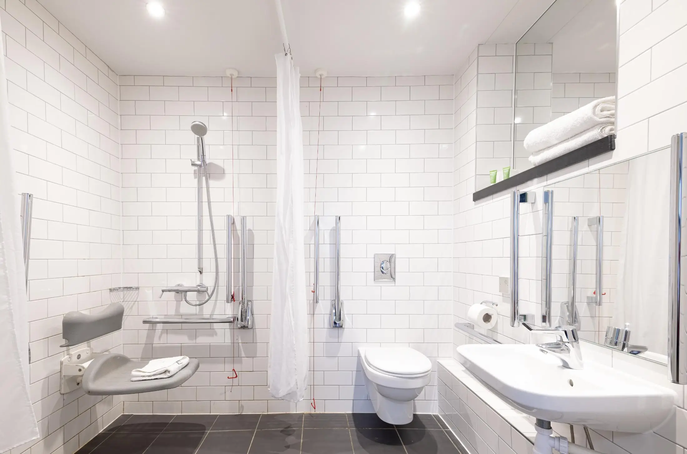 bathroom-1-381A2373-crop.jpg